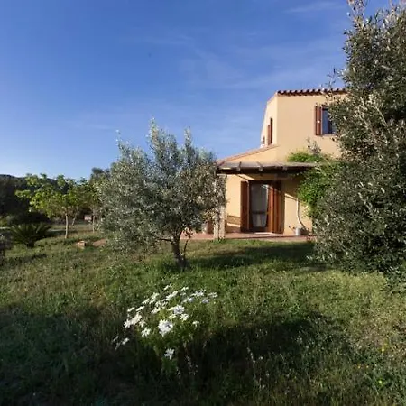 بيت ضيافة Terremesu Eco With Pool 6 10 Guests Near Costa Rei 4*