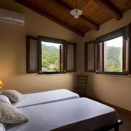 بيت ضيافة Terremesu Eco With Pool 6 10 Guests Near Costa Rei كاستياداس